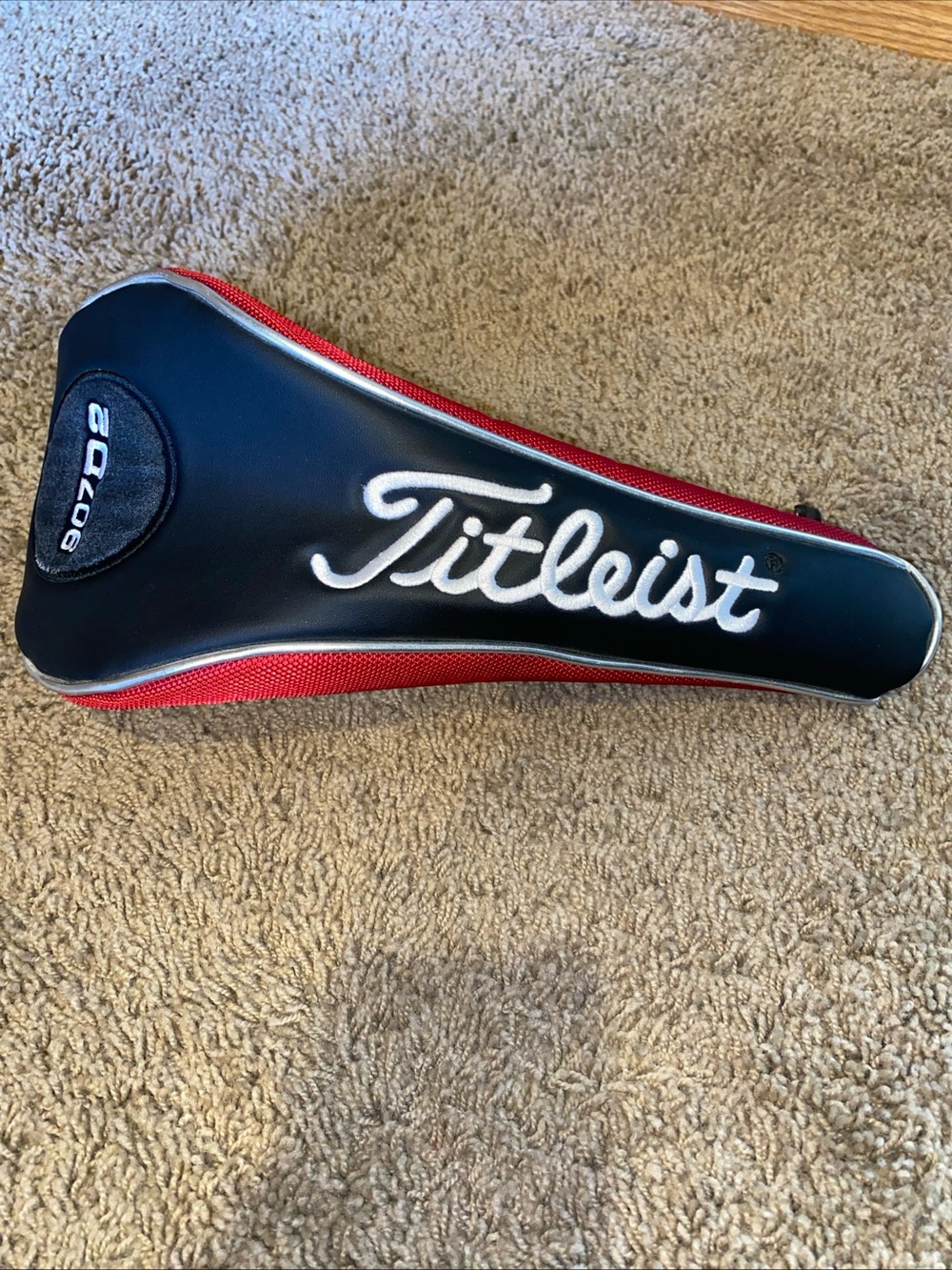 Titleist 907 D2 Driver Headcover Black Red Zipper